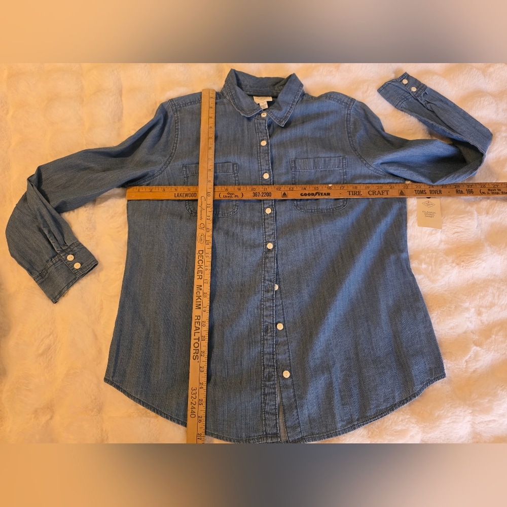 St. John's Bay Blue Denim Button-Down Shirt NWT Sz L - Picture 3 of 7